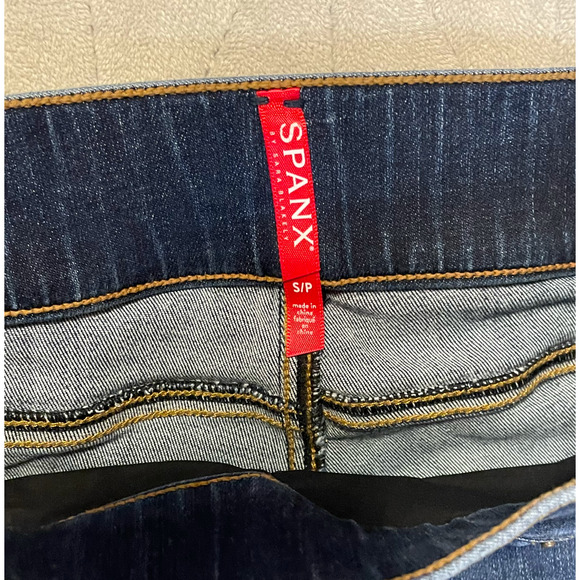 Spanx Jeans Women's Size Small, Blue, Distressed, Pull On Jeans, Shapewear Jeans - Picture 4 of 5